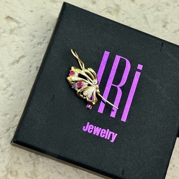 Butterfly  non-pierced ear cuff with CZ diamonds -  Gold - Picture 2 of 3